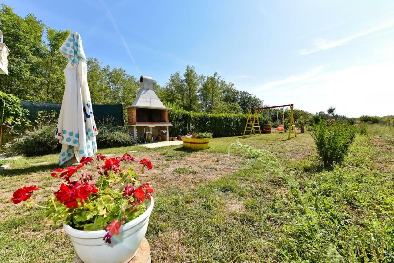 Romantic Pet Friendly House Orhideja - By Tourist Agency Leut Privlaka  Exterior photo