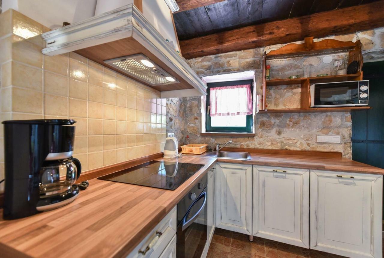 Romantic Pet Friendly House Orhideja - By Tourist Agency Leut Privlaka  Exterior photo
